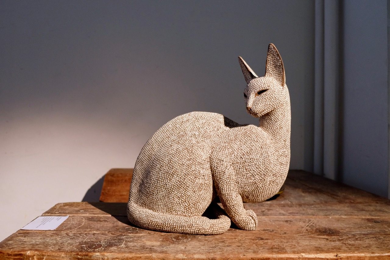 A ceramic cat