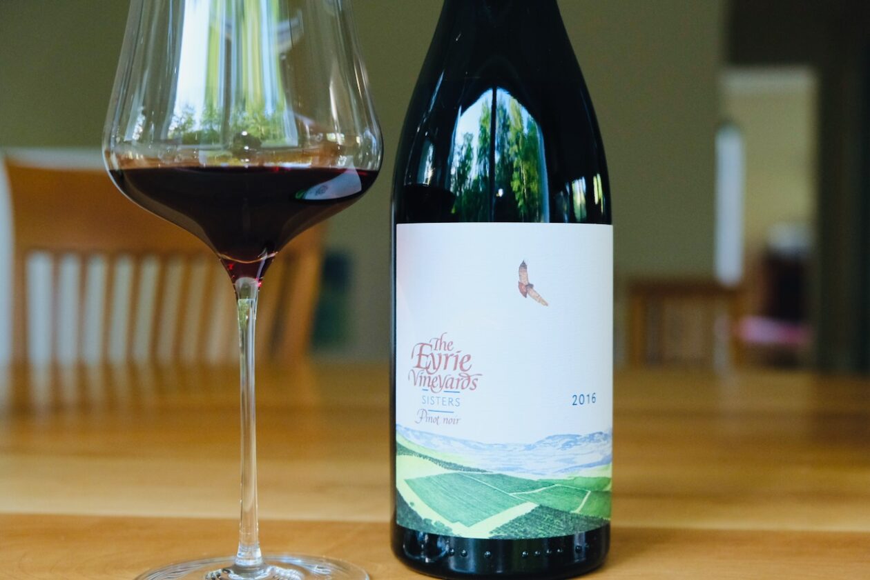 2016 Eyrie Vineyards Pinot Noir Sisters Dundee Hills