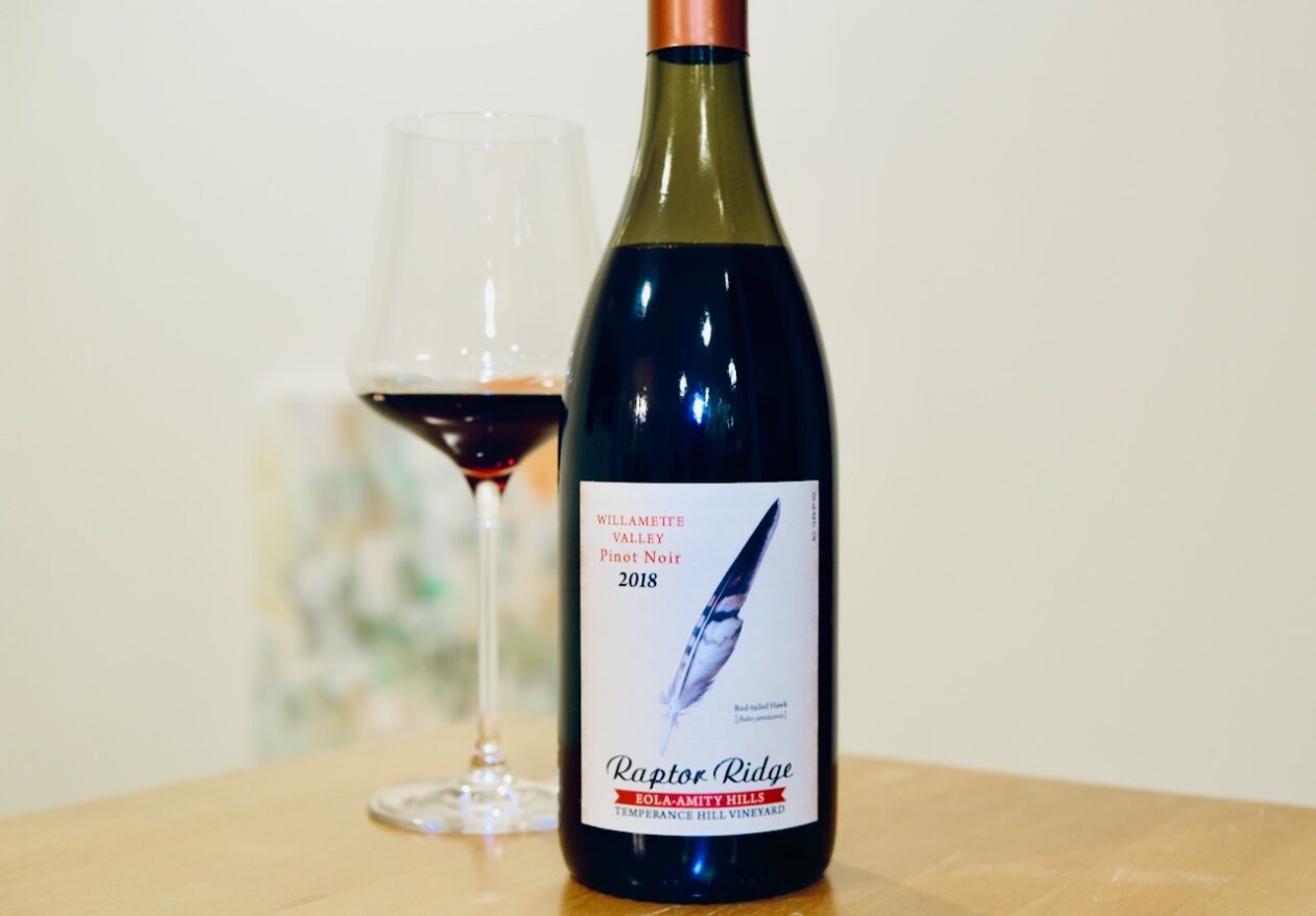 2018 Raptor Ridge Winery Pinot Noir Temperance Hill Vineyard Eola-Amity Hills